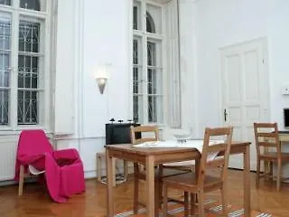 Ξενοδοχείο Alkotmany Street *