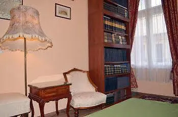 Alkotmany Street Ξενοδοχείο *