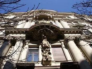 Alkotmany Street Отель Будапешт