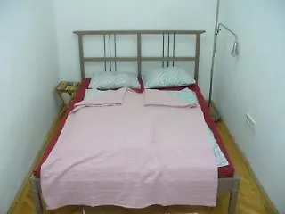 Alkotmany Street Отель Будапешт