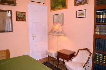Alkotmany Street Отель Будапешт