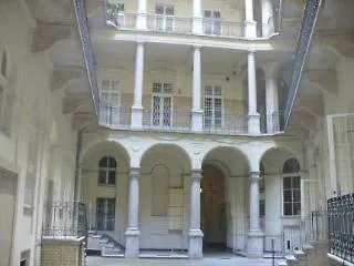 Alkotmany Street Hotel *